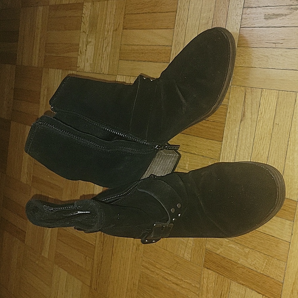 Bear paw leather boots